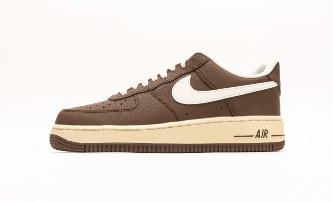 나이키 에어포스  1 07 카카오 와우 코코넛 밀크 브라운 FZ3592-259